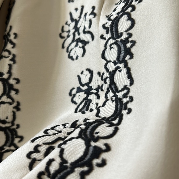 Layla fil coupé silk-blend blouse - Picture 5 of 9